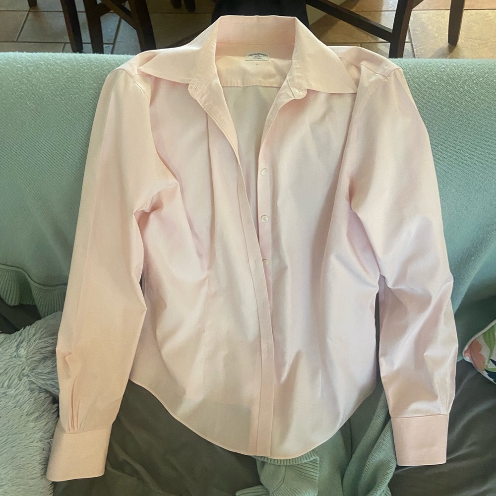 Brooks Brothers Women’s fitted non iron Button down shirt sz. 10. Classic top